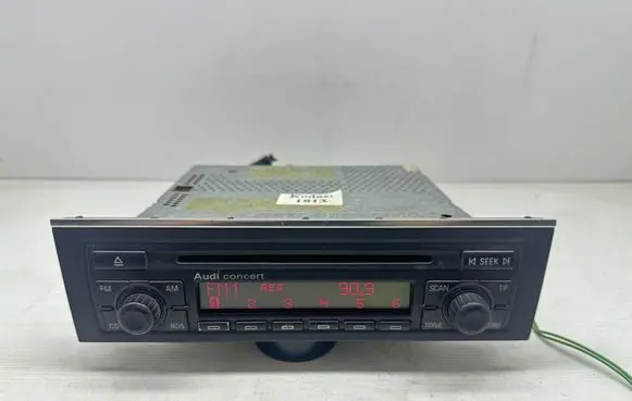 Audi A4 S4 B6 8E 8H Radio/CD/DVD/GPS head unit 8E0035186D AUZ2Z3E3221381 9183978251