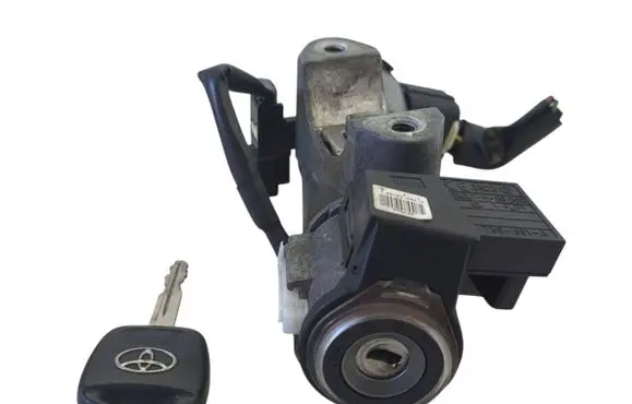 Toyota Avensis T250 Ignition lock 8978305010 4528005070 N050151778