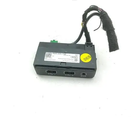 Audi Q5 SQ5 FY AUX in-socket connector 8W0035736