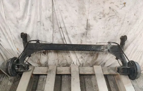 Volkswagen Polo II 86C 2F Rear axle beam 