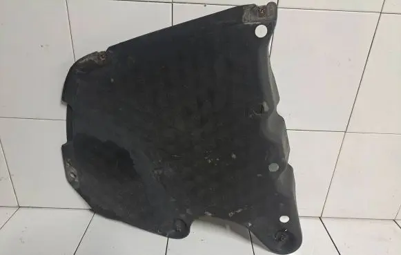Volkswagen Jetta V Engine splash shield/under tray 1K5825215B