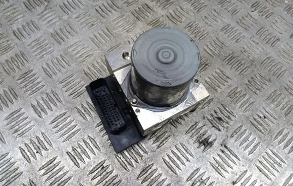 BMW X3 E83 ABS Pump
