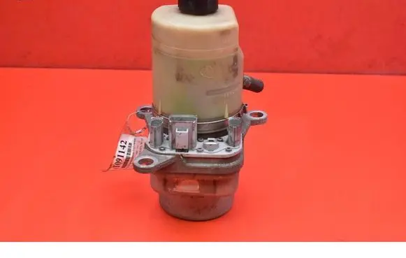 Ford Focus C-MAX Power steering pump 4M513K514CA