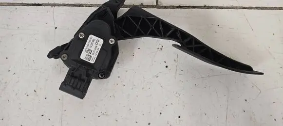 Opel Insignia A Accelerator throttle pedal 6PV00976500 08072009 13237352