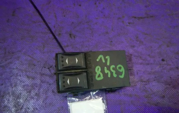 Ford Mondeo Mk III Quarter vent window switch 1S7T14A132AE
