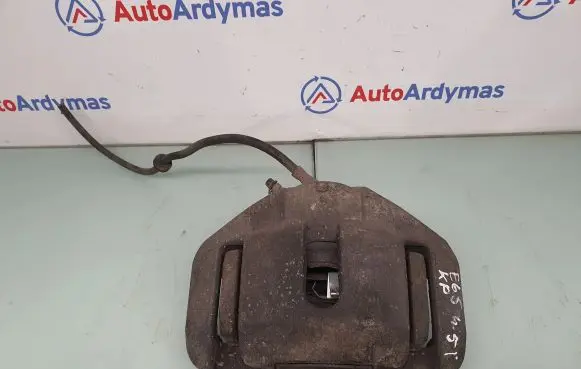 Front brake caliper