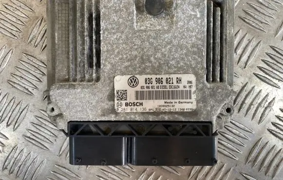 Skoda Octavia Mk2 (1Z) Engine control unit/module 03G906021RH 03G906021AB 0281014136