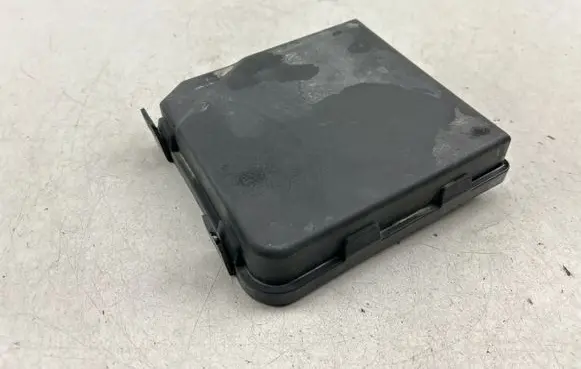 Nissan Qashqai Fuse box cover 