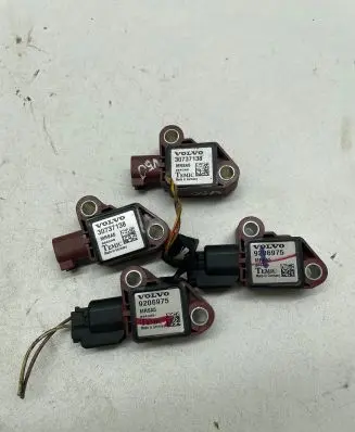 Volvo V50 Airbag deployment crash/impact sensor 30737138 9206975 8840A6
