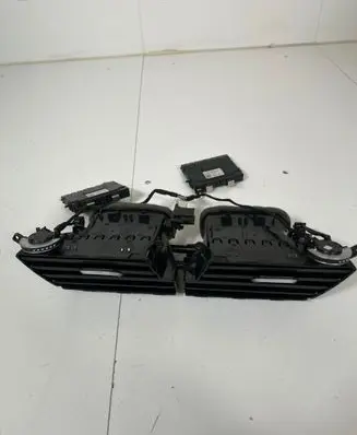 BMW 7 G11 G12 Dash center air vent grill 168281