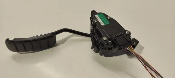 Opel Movano A Accelerator throttle pedal 7700314525 00811904