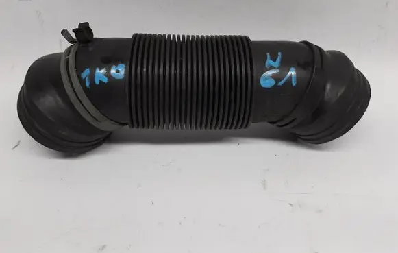 Audi A3 S3 8P Air intake hose/pipe 1K0129684L