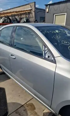 Skoda Octavia Mk3 (5E) Front door