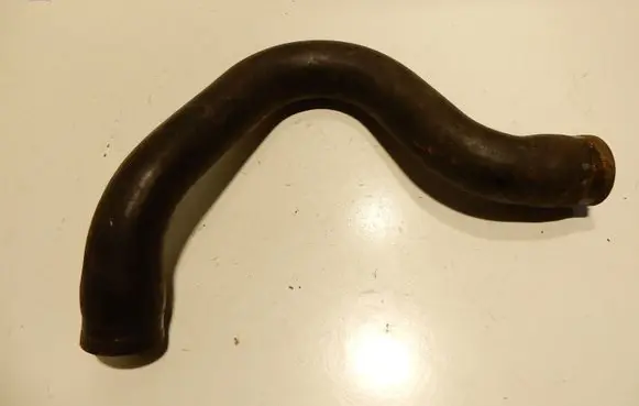 Engine coolant pipe/hose