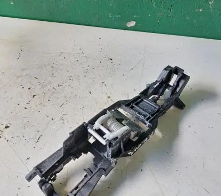 Mercedes-Benz CLS C219 Front door lock loop/hook striker 