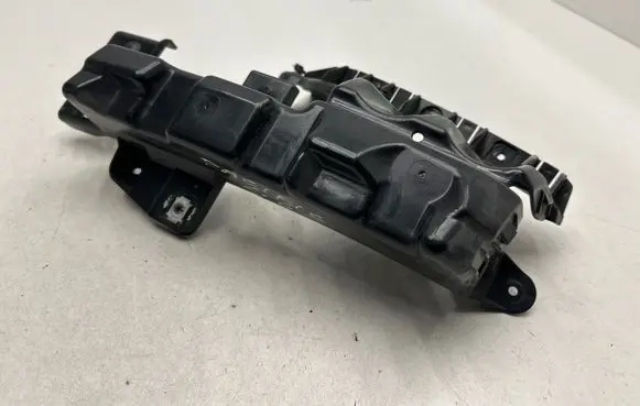 Chrysler Pacifica Rear bumper mounting bracket 68229239AD 93785W