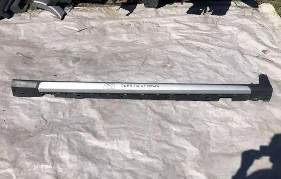 Ford Focus Front sill (body part) JX7BA10154B