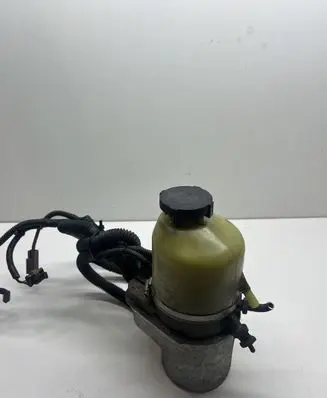 Opel Zafira A Power steering pump 104008500094