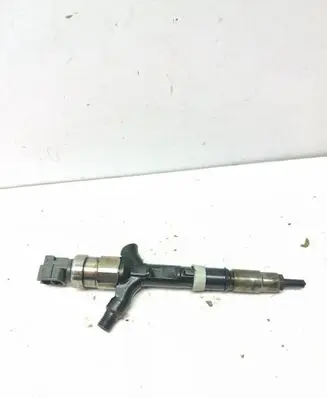 Toyota Avensis T220 Fuel injector 