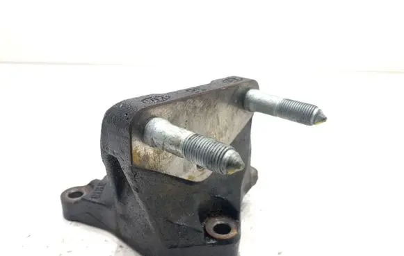 Hyundai Tucson TL Engine mounting bracket 