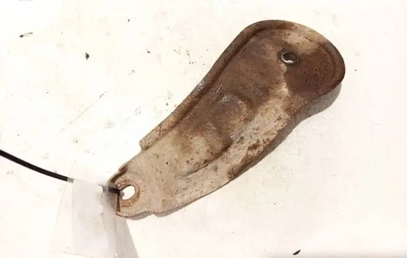 Engine mounting bracket