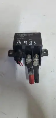 Mercedes-Benz E W211 Charging relay A0025423819 V23132A200