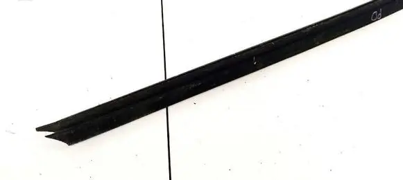 Seat Leon (1P) Front door glass trim molding 1P0837471