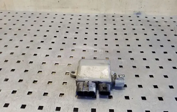 Tesla Model S Fan control module 