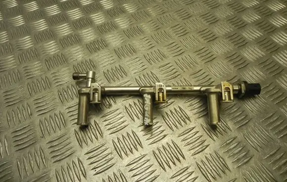 Jaguar XJ X351 Fuel distributor DX239G774AA VD19189