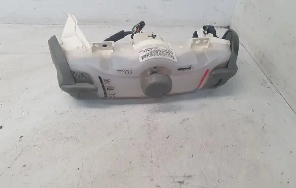 Peugeot 107 Climate control unit 559000H010