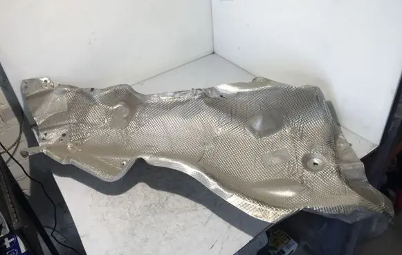 Exhaust heat shield