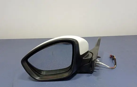 Peugeot 208 I Front door electric wing mirror 232673077