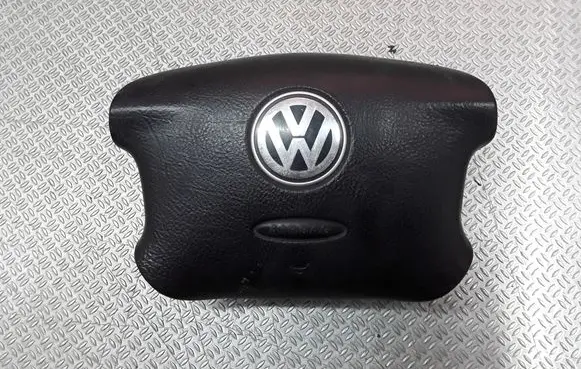 Volkswagen Golf IV Steering wheel airbag 3B0880201BM