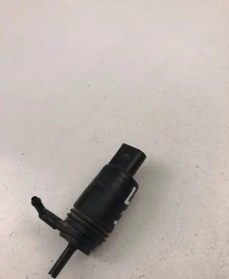 BMW 5 E60 E61 Windscreen/windshield washer pump 8377612