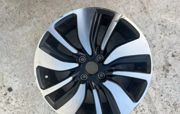 R16 alloy rim
