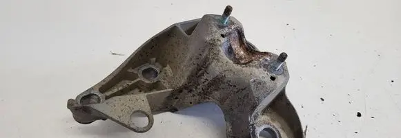 Audi A6 S6 C6 4F Engine mounting bracket 4F0199352E