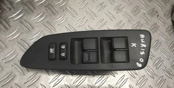 Toyota Auris 150 Electric window control switch 7423202550
