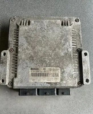 Renault Master II Engine control unit/module ECU 0281010784 8200132188