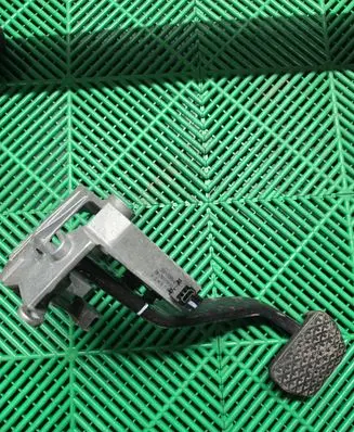 BMW 3 E90 E91 Brake pedal 42322403