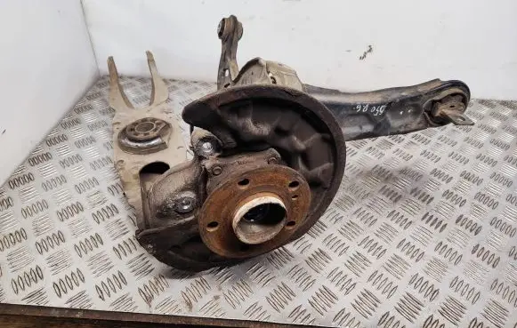 Mercedes-Benz B W246 W242 Rear wheel hub spindle/knuckle 2460106