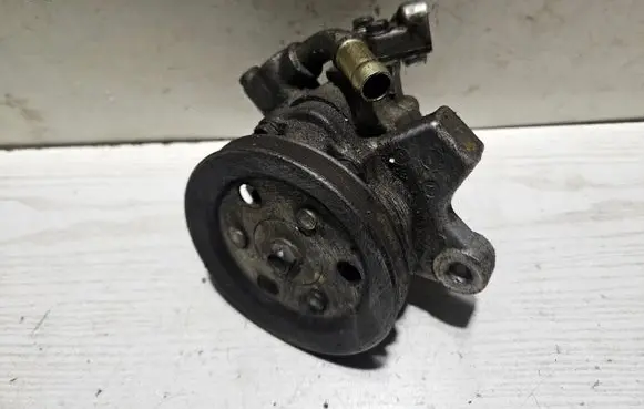 Honda Civic Power steering pump PM3389072M