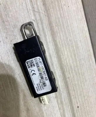 Ford Kuga II Aerial antenna amplifier HJ8T18C847AB