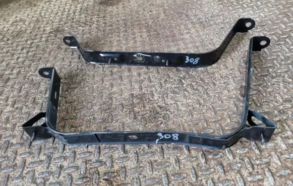 Ford Escape IV Fuel tank mounting bracket LX619057AB LX619054AD