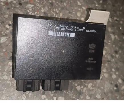 Volkswagen Golf IV Comfort/convenience module 1C0959799B
