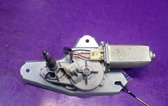 Mazda 323 F Rear window wiper motor 34376581
