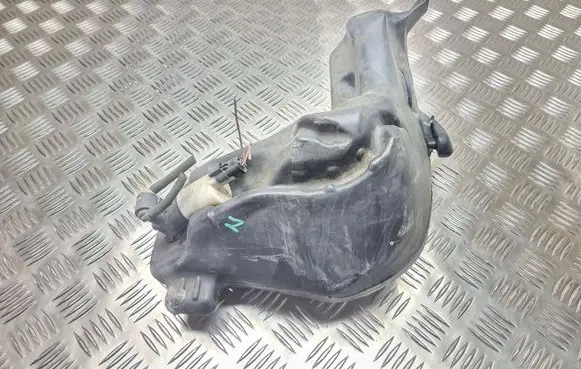 Windshield washer fluid reservoir/tank