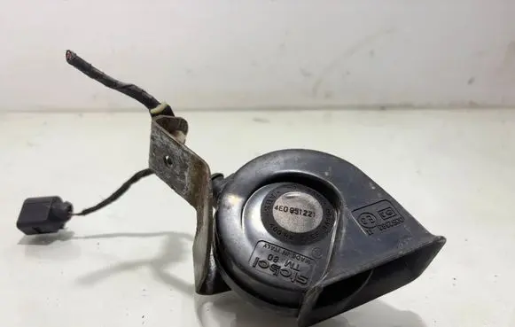Audi A8 S8 D3 4E Horn signal 4E0951221