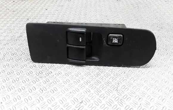 Mitsubishi Colt CZ3 Electric window control switch MR587959