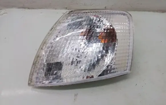Volkswagen PASSAT B5 Front indicator light