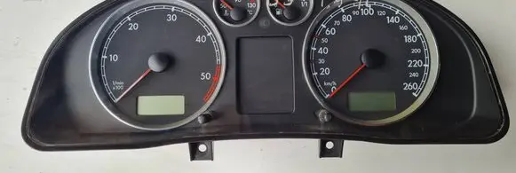 Volkswagen PASSAT B5.5 Speedometer (instrument cluster) 3B0920806A
